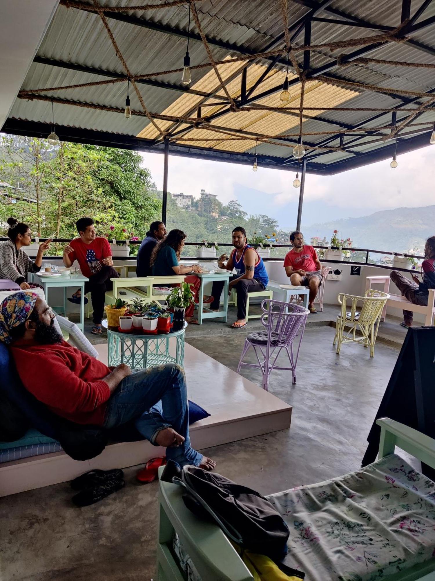 Tag Along 2 0 Hostel Gangtok Buitenkant foto